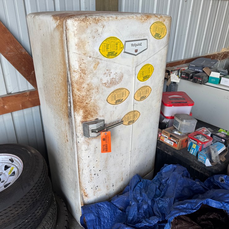 #7676 • Vintage Hot Point Refrigerator
