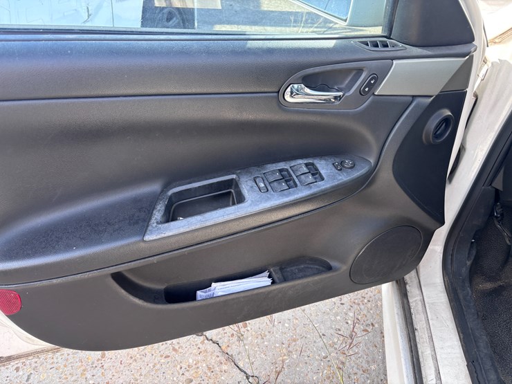 #4-•-2009-chevrolet-impala-image-9