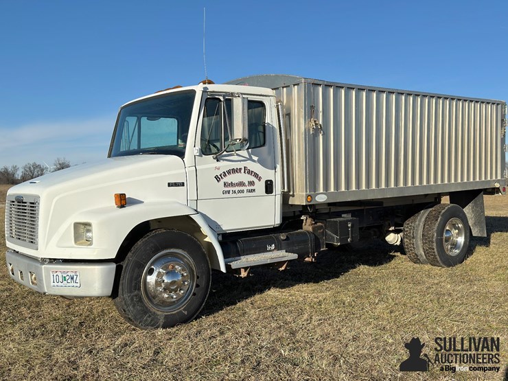 freightliner-fl70-image-1