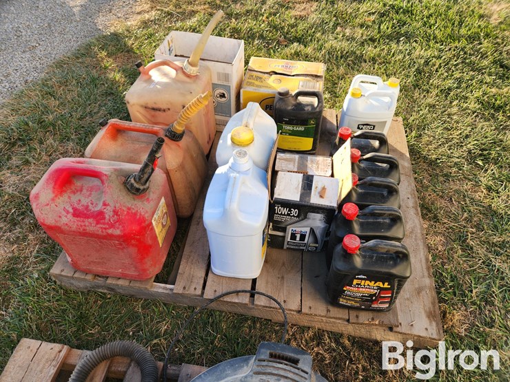gas-cans-&-lubricants-image-8