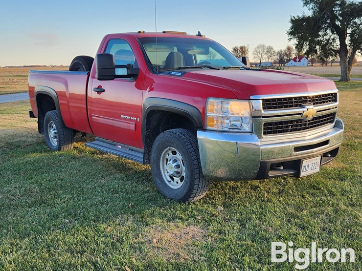 chevrolet-silverado-2500-image-3