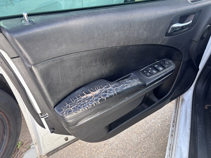 #10-•-2013-dodge-charger-image-10