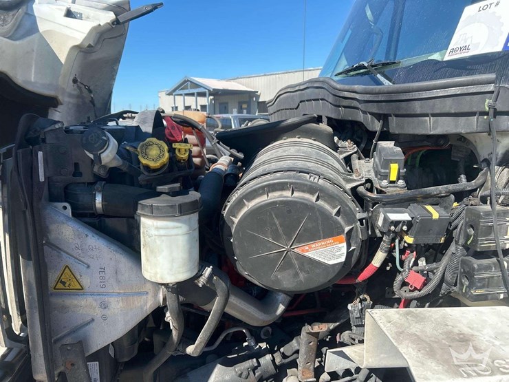 2018-international-workstar-7400-image-12