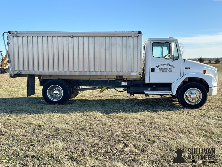 freightliner-fl70-image-4