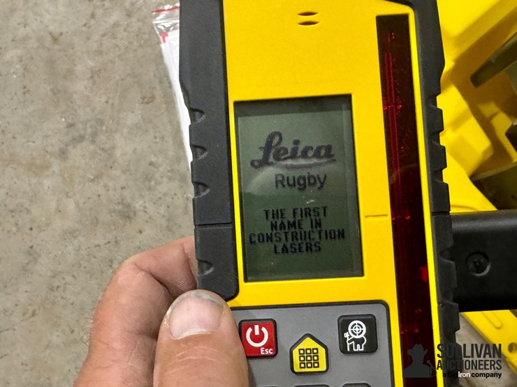 2022-leica-rugby-clh-clx300-rotating-laser-level-kit-w/-support-equipment-image-15