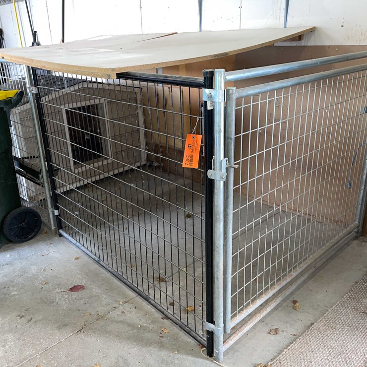 #7382 • Dog House and Kennel