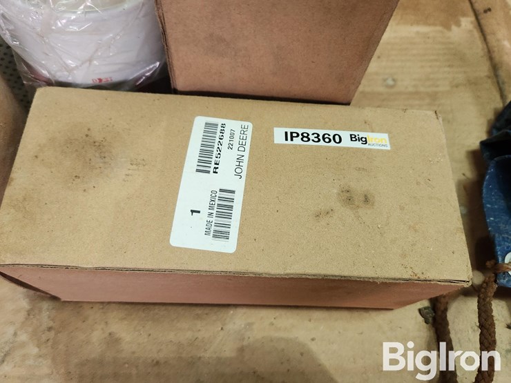 assorted-unopened-grease/filters-&-oil-image-18