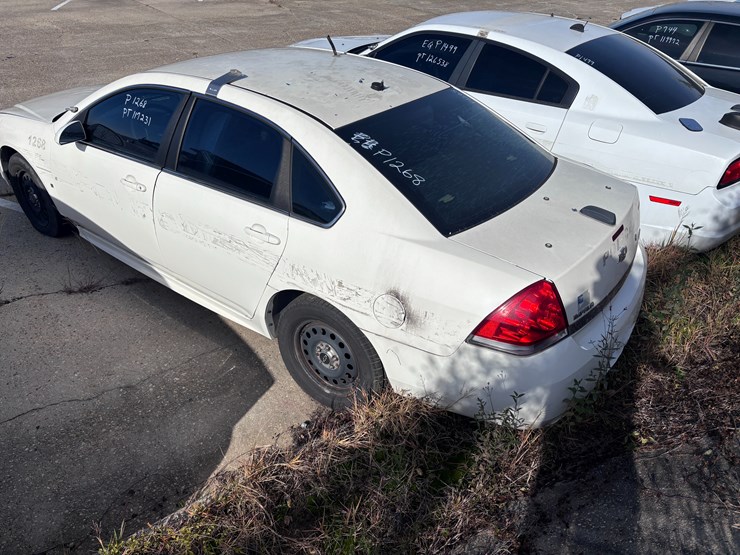 #4-•-2009-chevrolet-impala-image-3