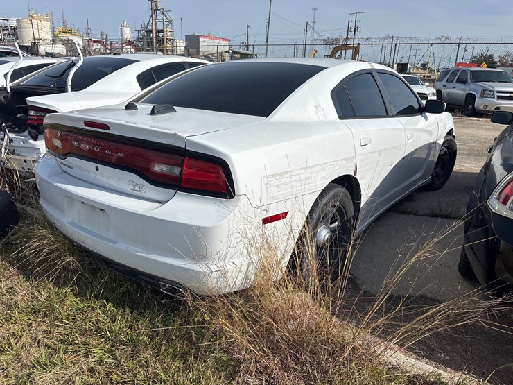 #37-•-2012-dodge-charger-image-3