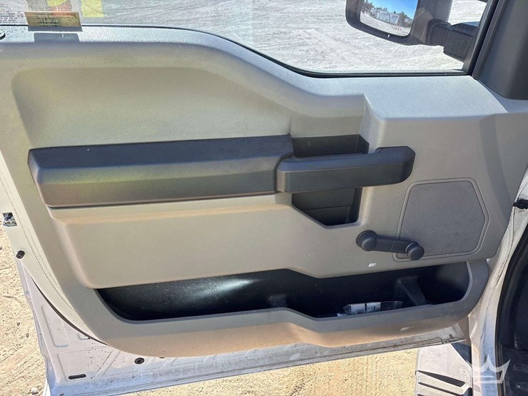 2017-ford-f550-image-22