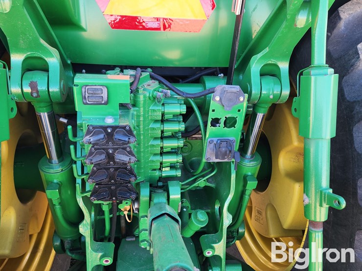 john-deere-8320-image-10