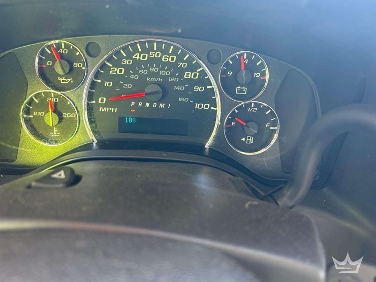 2014-gmc-3500-image-11