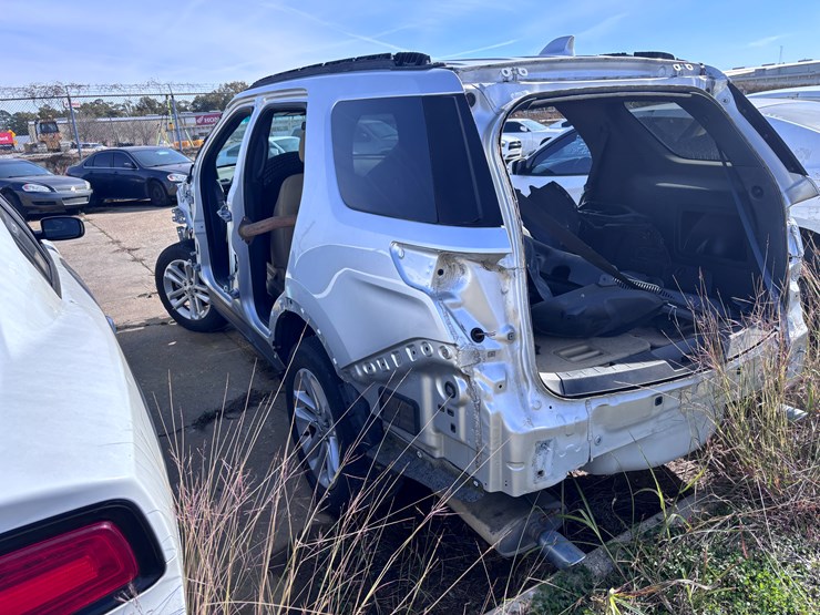 #34-•-2017-ford-interceptor-image-4