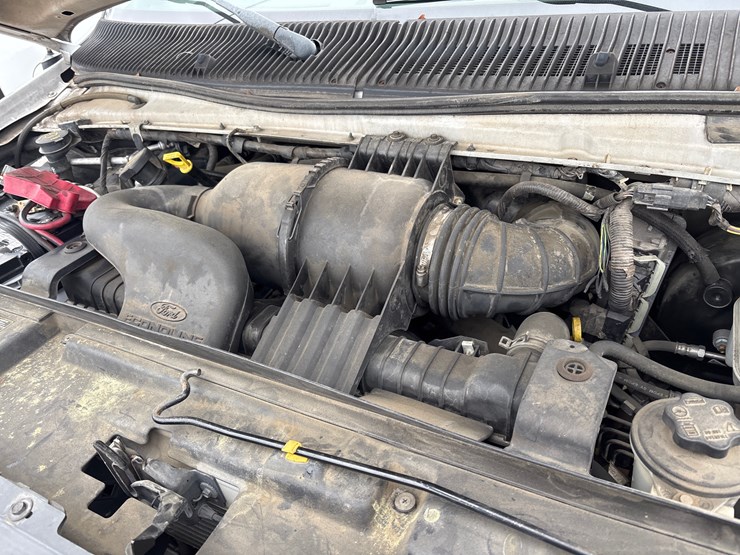 #96-•-2013-dodge-e-150-cargo-van-image-12