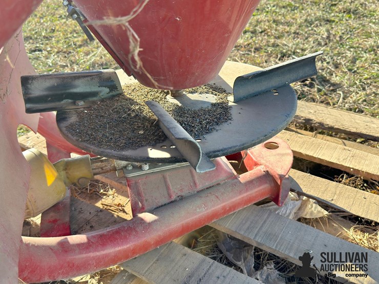 2022-behlen-country-3-pt-fertilizer-spreader-image-11
