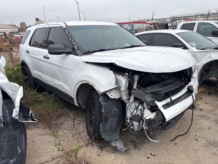 #79-•-2017-ford-intercerptor-image-2