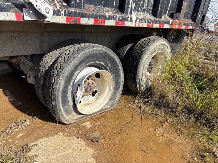 2017-western-star-4700-image-5