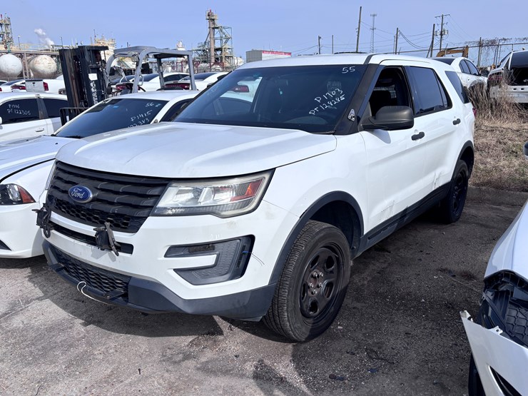 #55-•-2017-ford-interceptor-|-no-keys-image-1