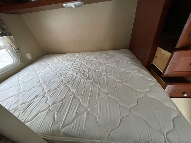 #7368-•-zinger-camper-trailer-(no-title)-image-30