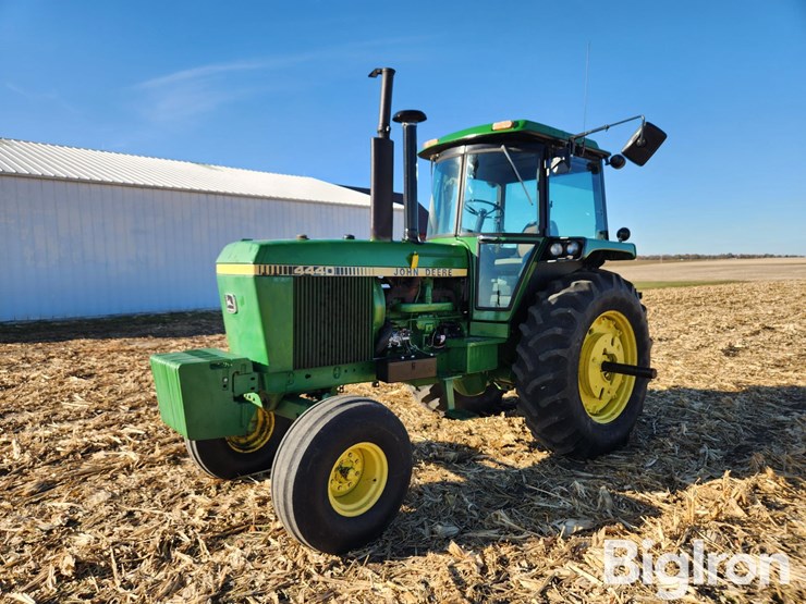 john-deere-4440-image-1