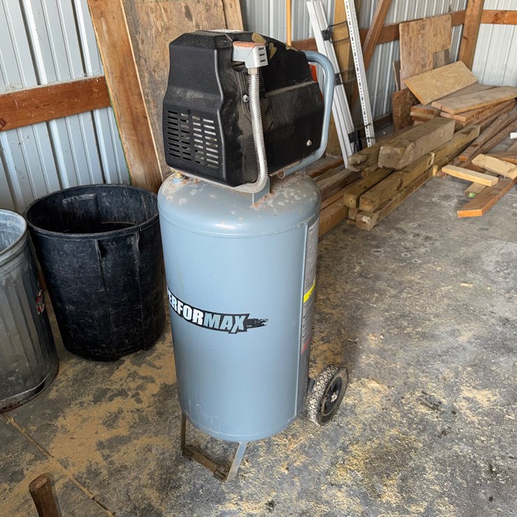 #7677 • Performax Air Compressor