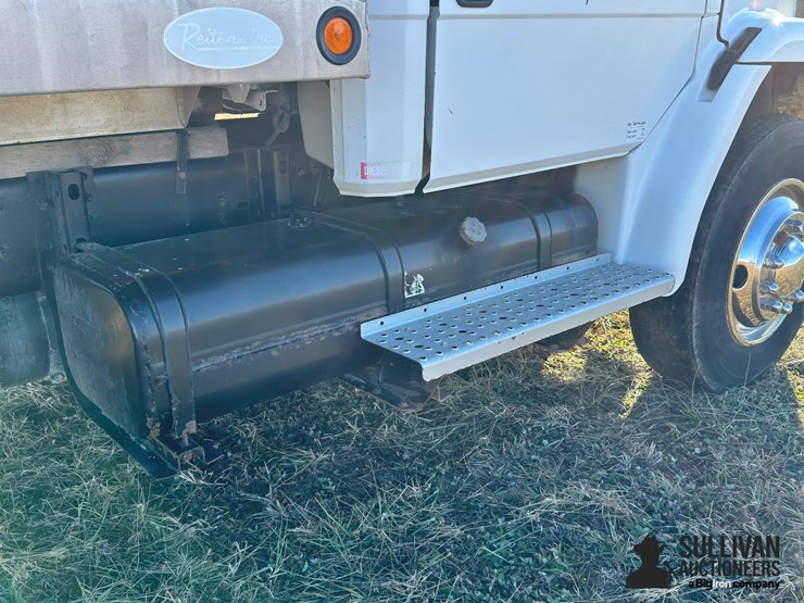 freightliner-fl70-image-17