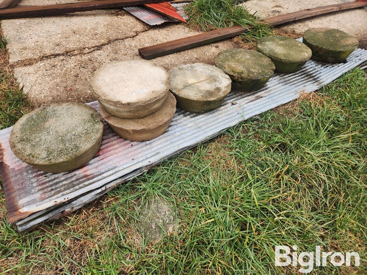 concrete-livestock-bowls-image-1