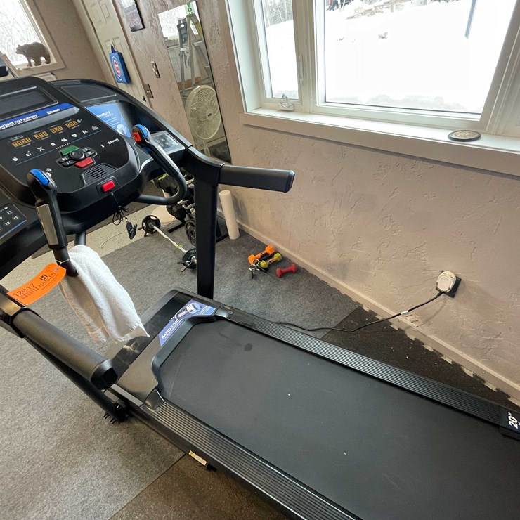 #12917 • Horizon Treadmill