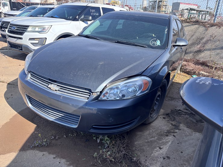 #14-•-2011-chevrolet-impala-image-2