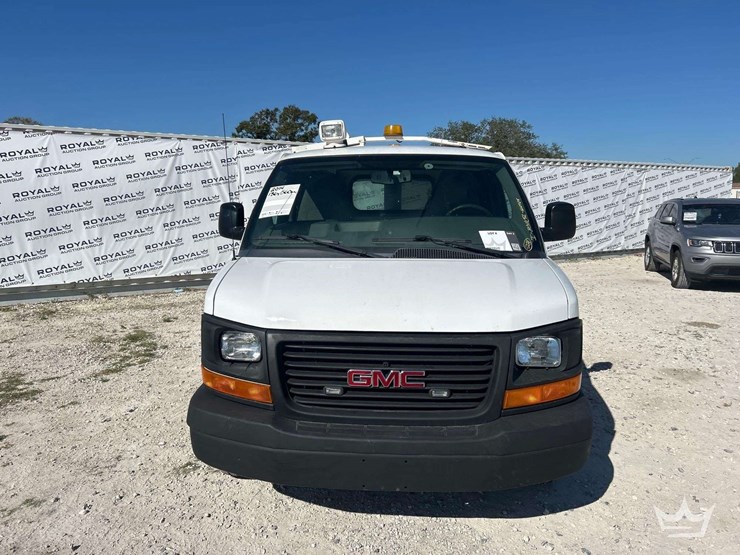 2014-gmc-3500-image-20