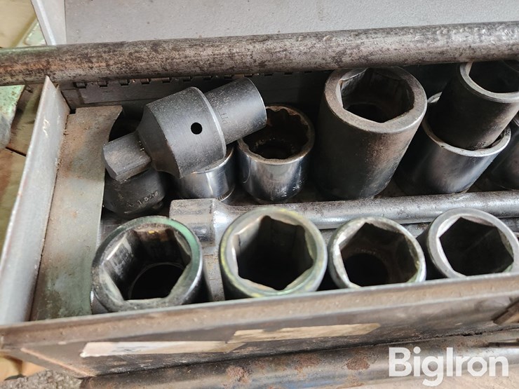 assorted-wrenches/storage-shelving-w/-fasteners-image-7