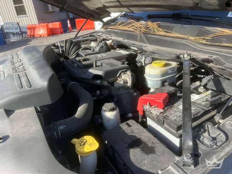 2020-dodge-3500-image-6