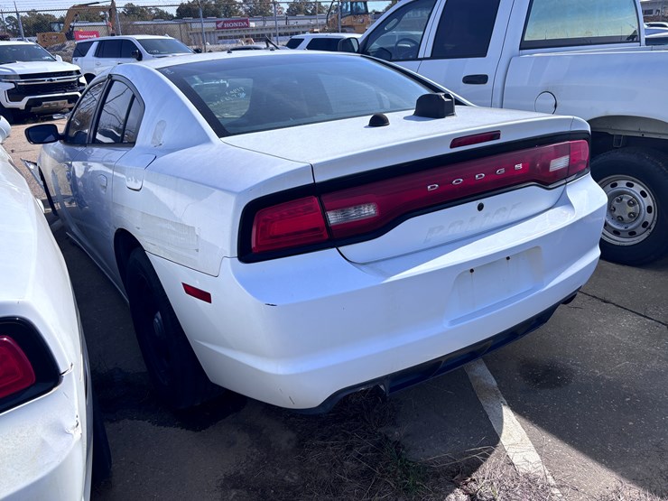 #27-•-2012-dodge-charger-image-4