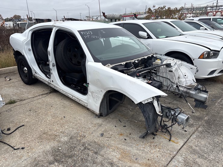 #87-•-2015-dodge-charger-image-2