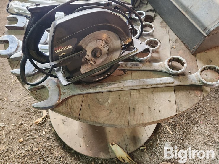 assorted-wrenches/storage-shelving-w/-fasteners-image-10