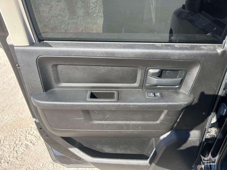 2019-dodge-1500-image-21