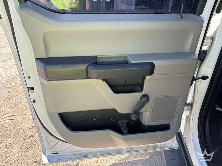 2017-ford-f550-image-19