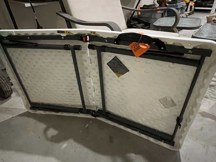 #12939-•-(2)-pop-up-tables-image-3