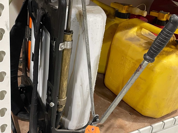 #12963-•-(2)-sprayers-image-4