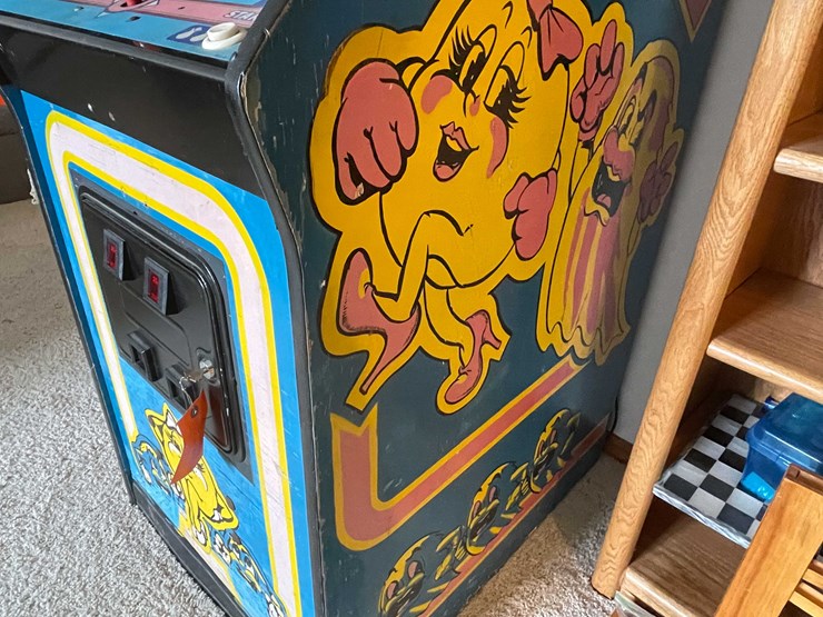 #7372-•-vintage-ms.-pac-man-arcade-game-image-5