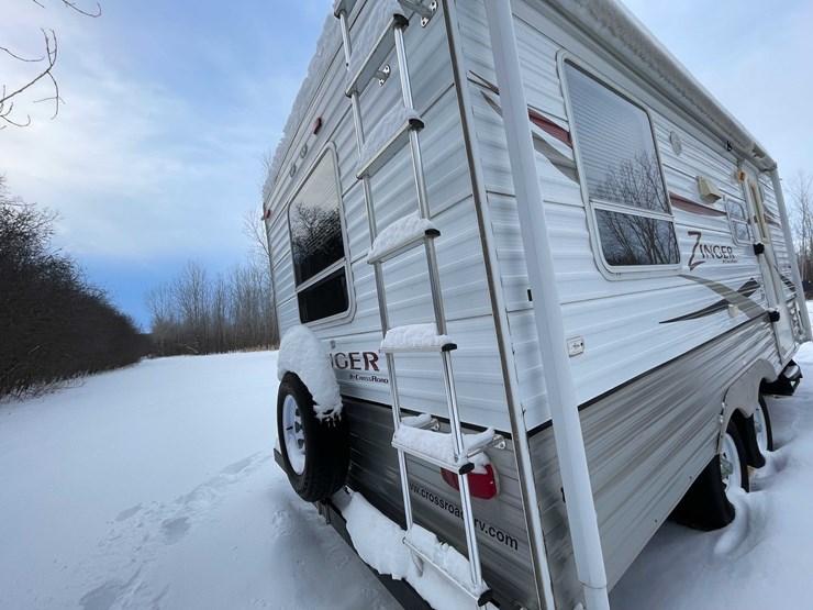 #7368-•-zinger-camper-trailer-(no-title)-image-6