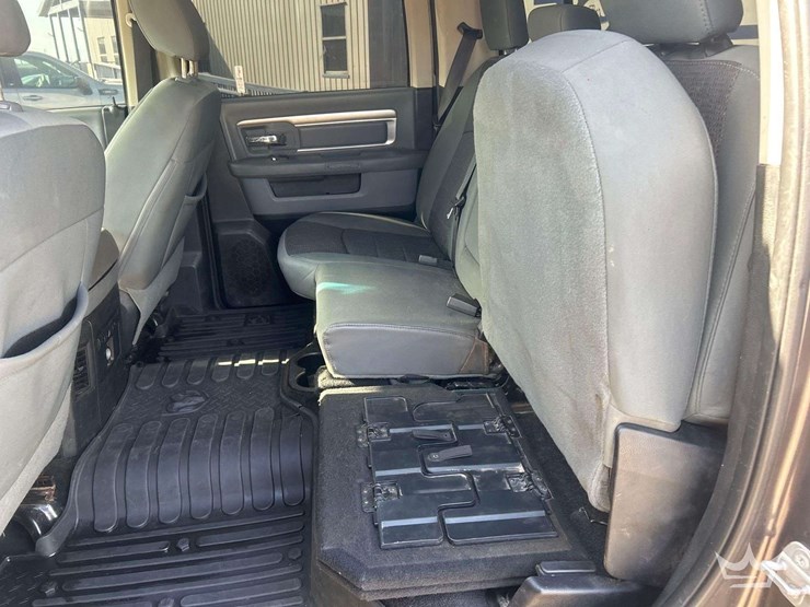 2014-dodge-1500-image-22