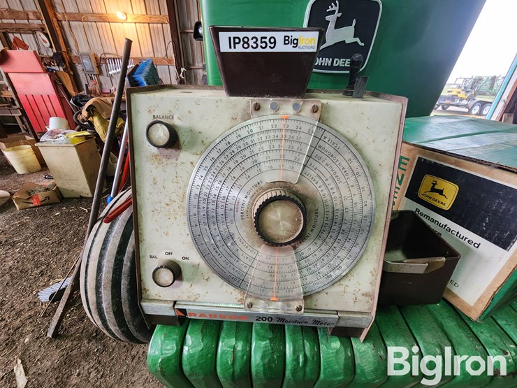 john-deere-200-image-7