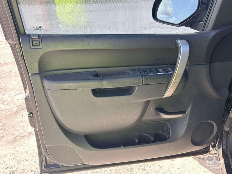 2013-chevrolet-silverado-1500-image-14