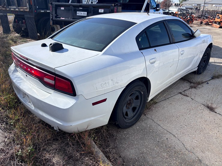 #3-•-2012-dodge-charger-image-3