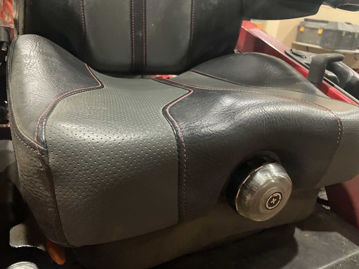 #7370-•-toro-zero-turn-mower-image-15