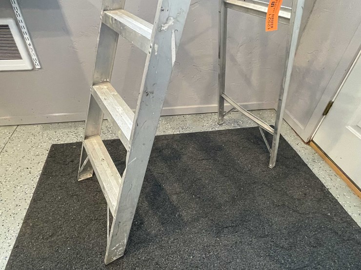 #12921-•-keller-6'-step-ladder-image-3