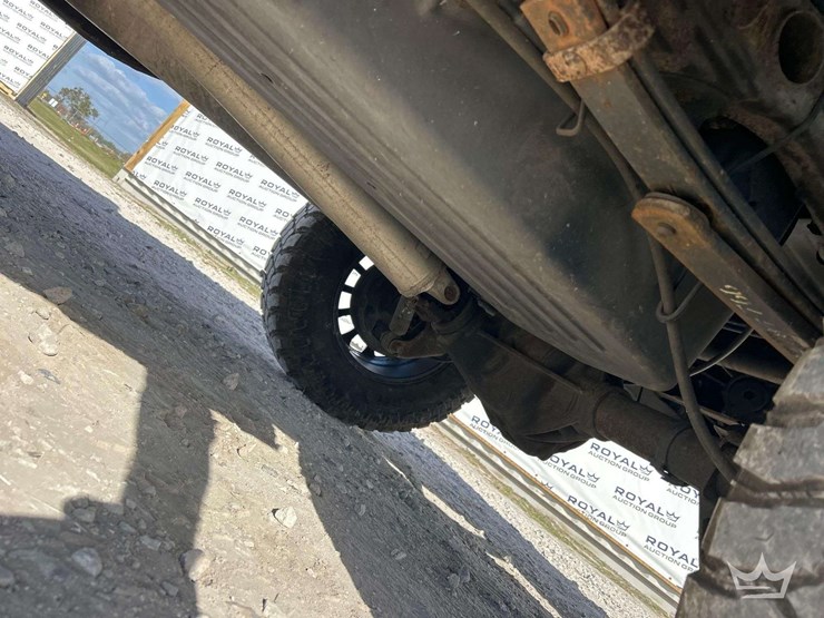 2013-chevrolet-silverado-1500-image-19