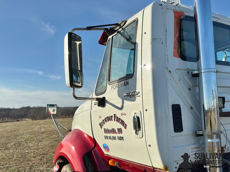 international-prostar-image-13