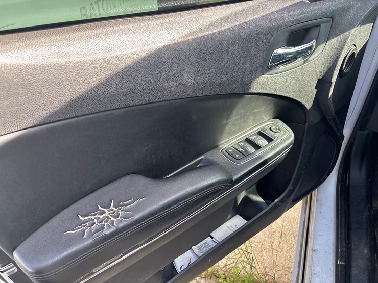 #37-•-2012-dodge-charger-image-9